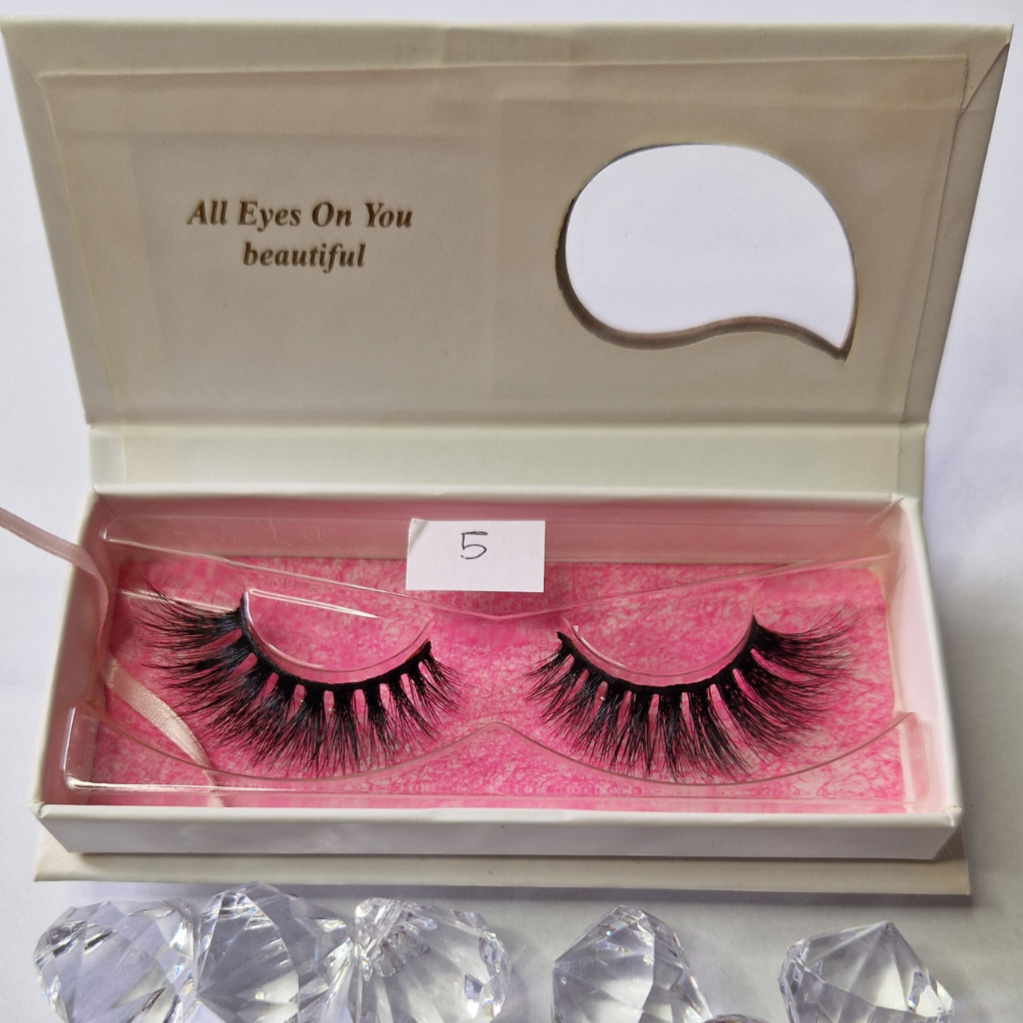 Outlet lashes N.17 (Copy) Luxuryqueenlashes