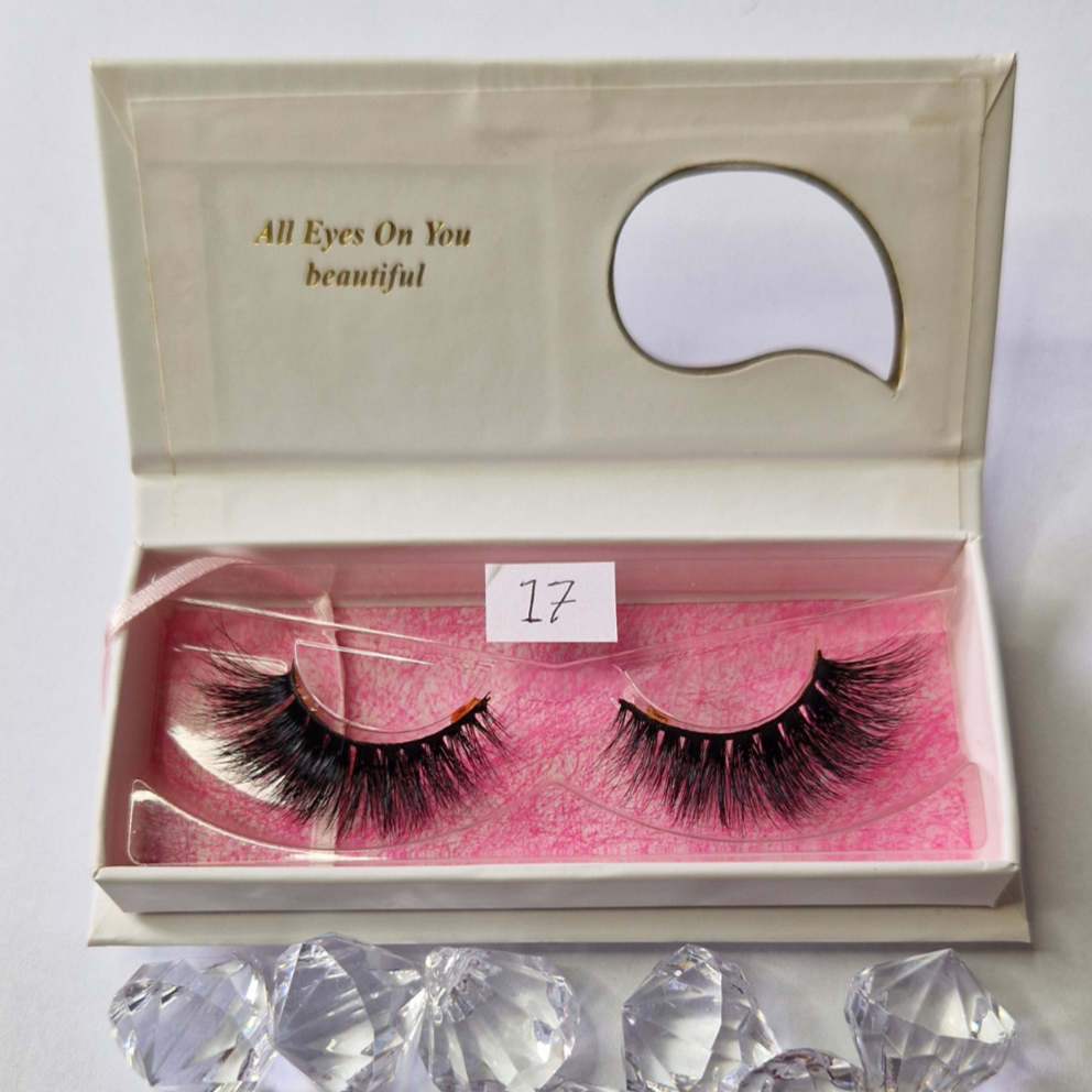 Outlet lashes N.17 Luxuryqueenlashes