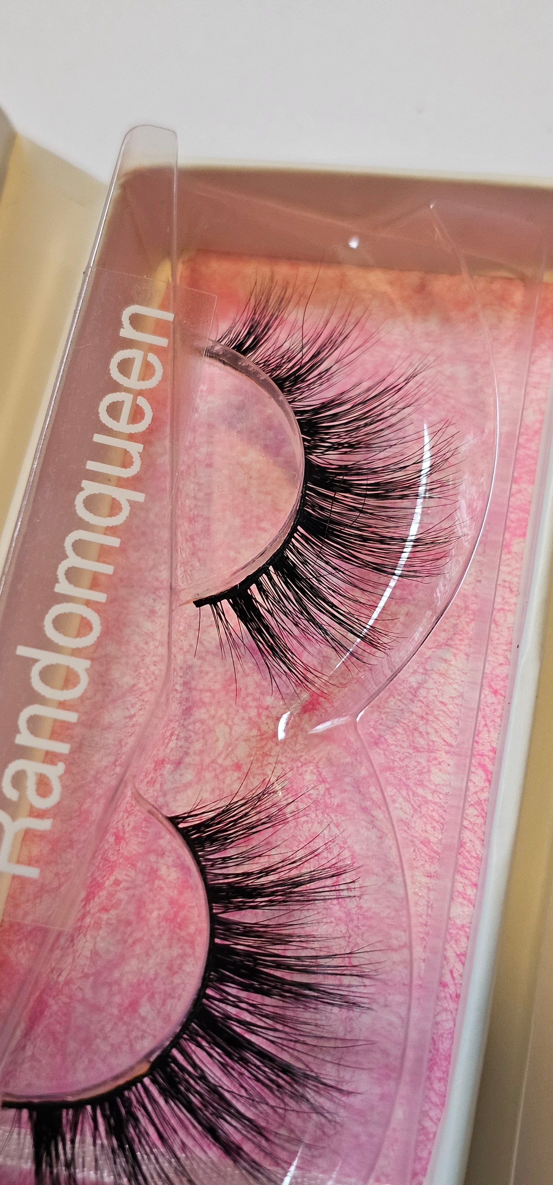 Outlet lashes: RandomQueen