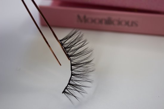 Luxuryqueenlashes style Moonilicious- magnetic - magnetische wimpers - volume Luxuryqueenlashes