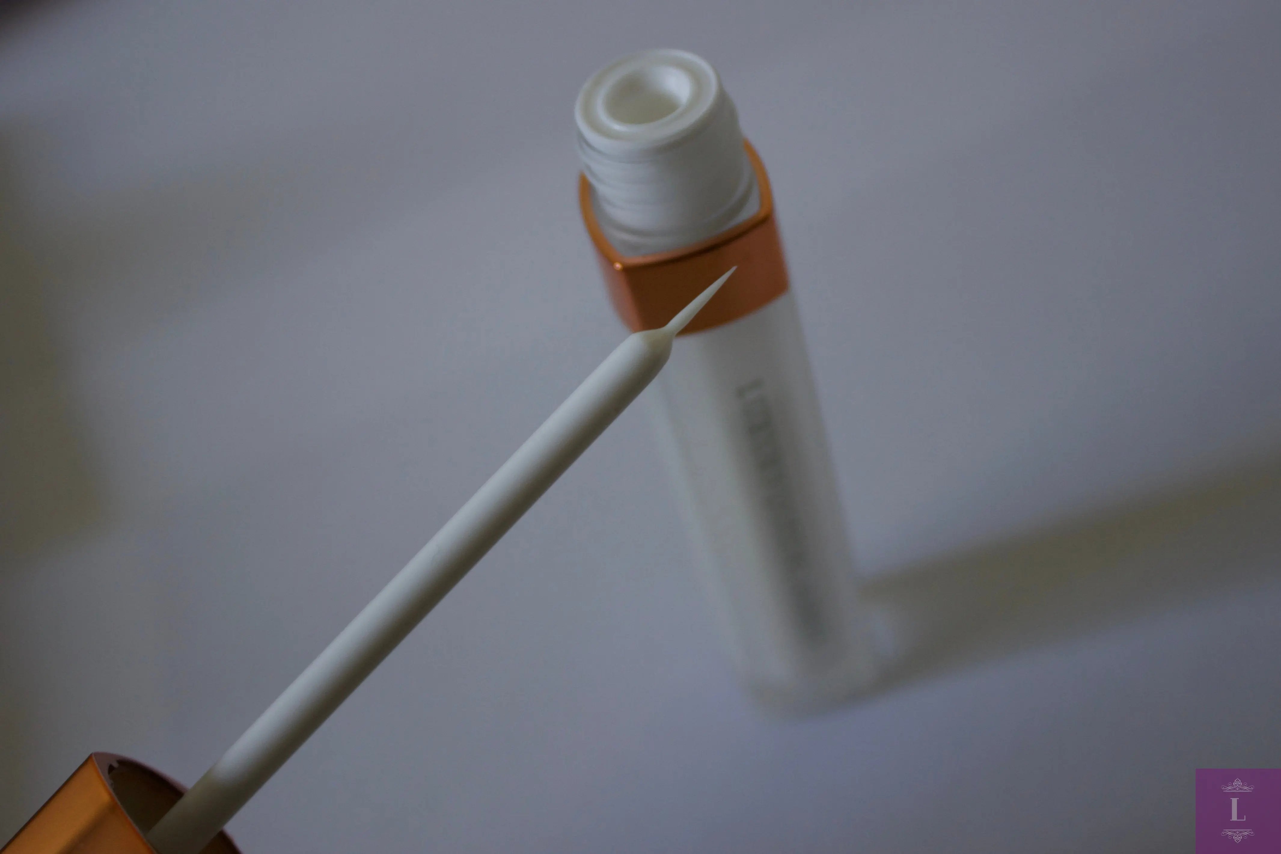 lash glue