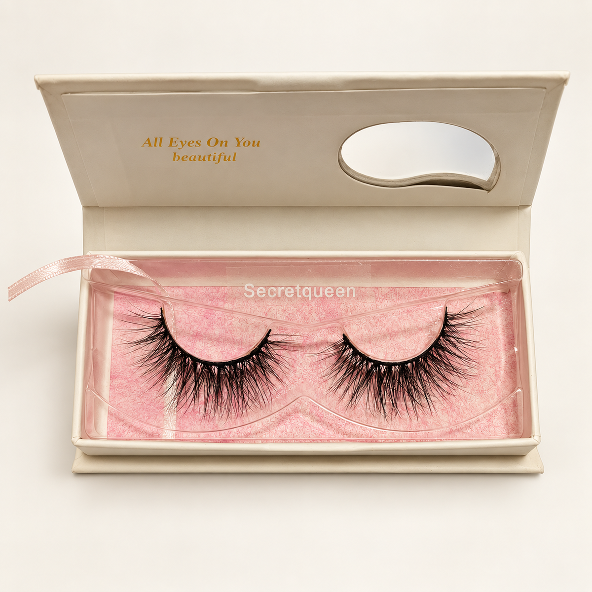 Luxe_Secretqueen_wimperbox_in_zachte_studioverlichting