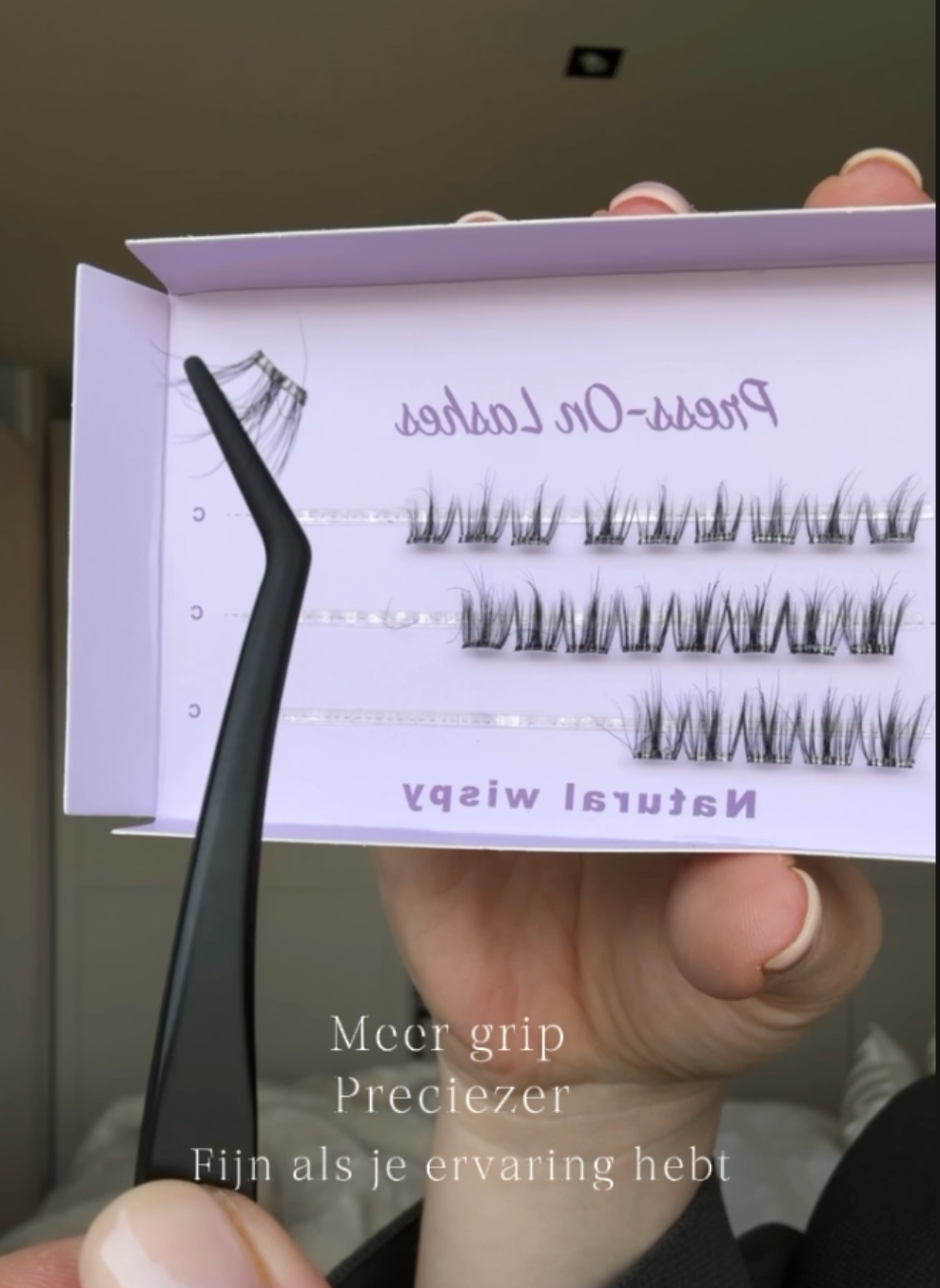 houdt cluster vast met non stick tweezer